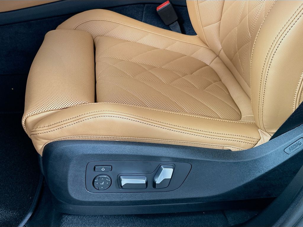 Thumbnail: 2026 BMW X5 - 21
