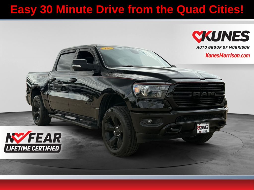 2019 RAM 1500 Negro (Diamond Black Crystal Pearlcoat) Camioneta Todo terreno 8 velocidades Automática