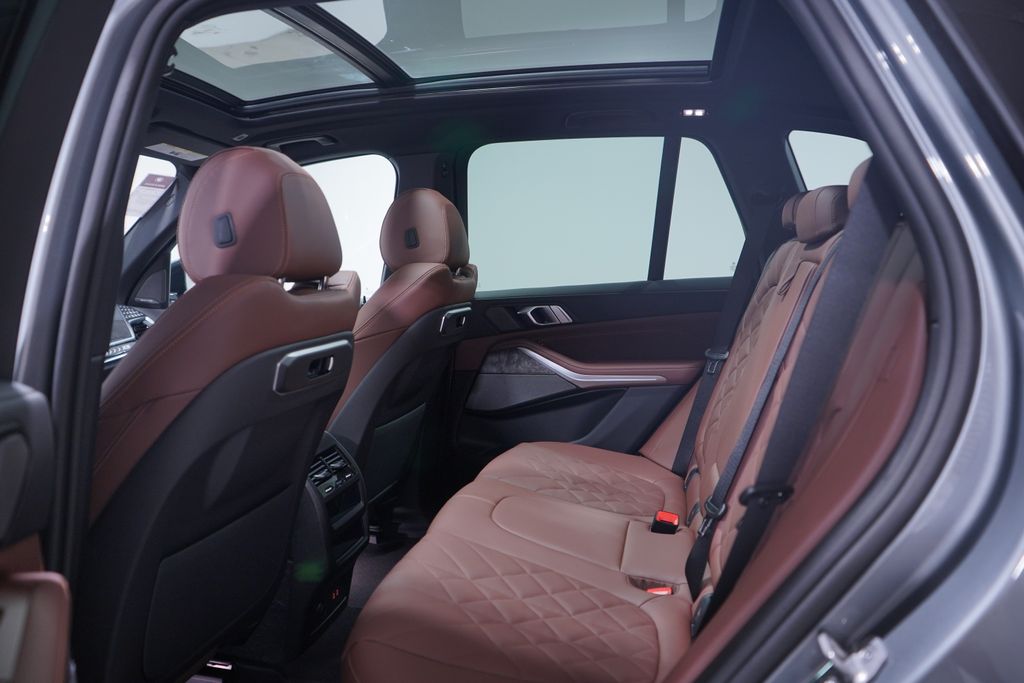 Thumbnail: 2026 BMW X5 - 9