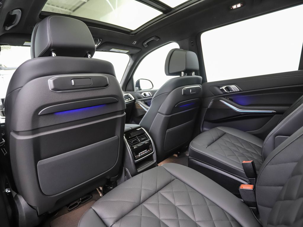 Thumbnail: 2026 BMW X7 - 20