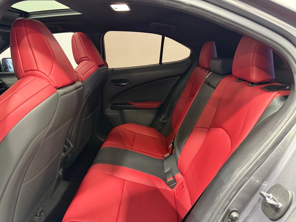 2021 Lexus UX 250h 23
