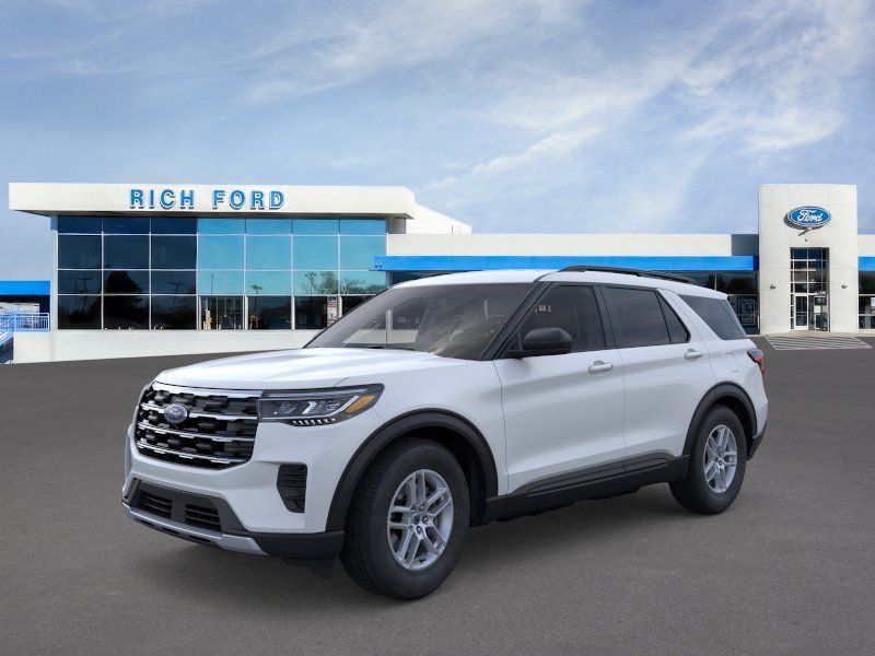 Space White Metallic 2026 Ford Explorer SUV / Crossover Rear-Wheel Drive Automatic