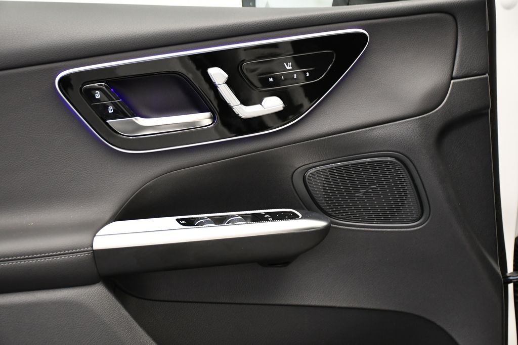 Thumbnail: 2026 Mercedes-Benz GLC - 31