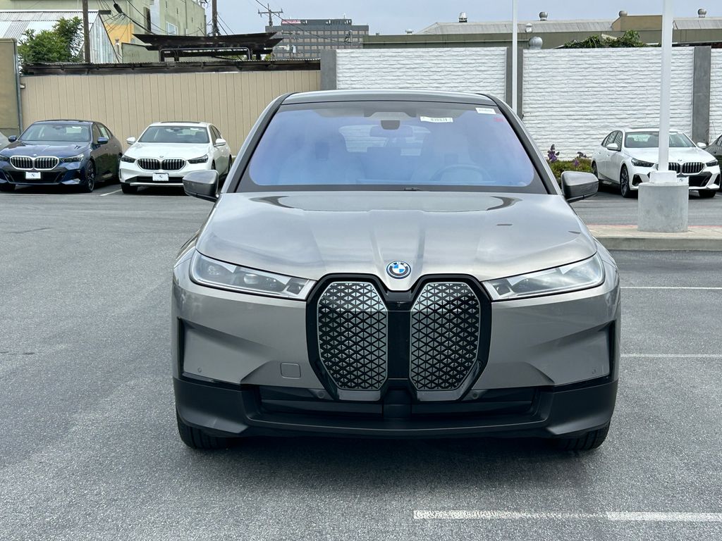 Thumbnail: 2024 BMW iX - 8