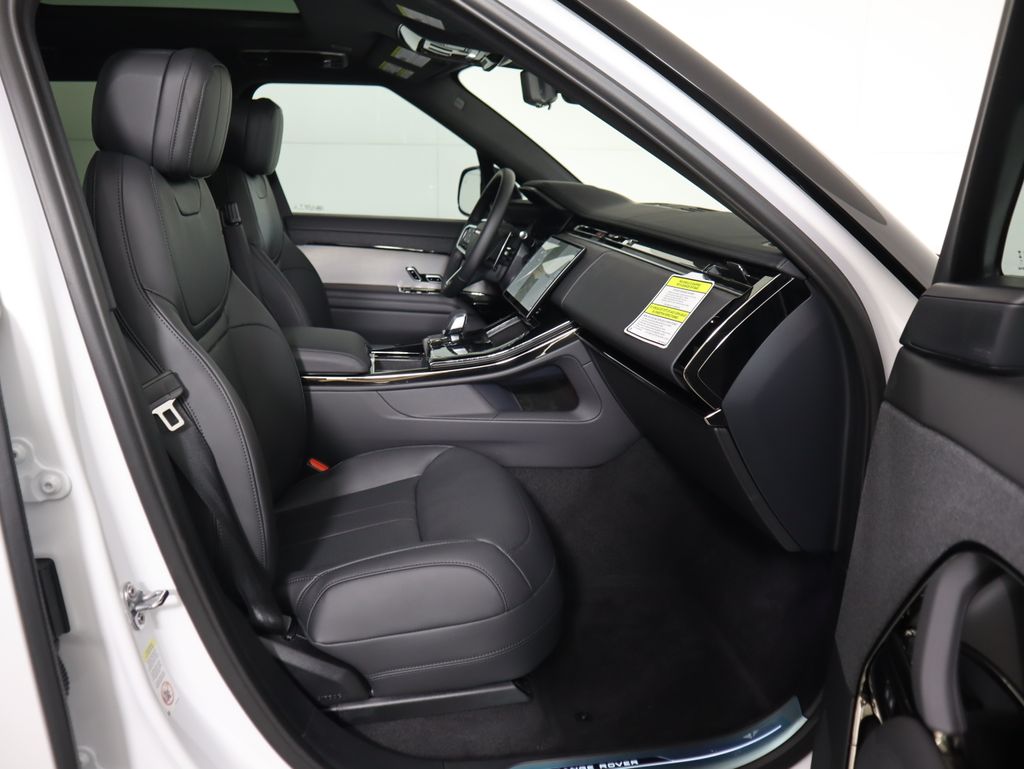 Thumbnail: 2025 Land Rover Range Rover Sport - 22