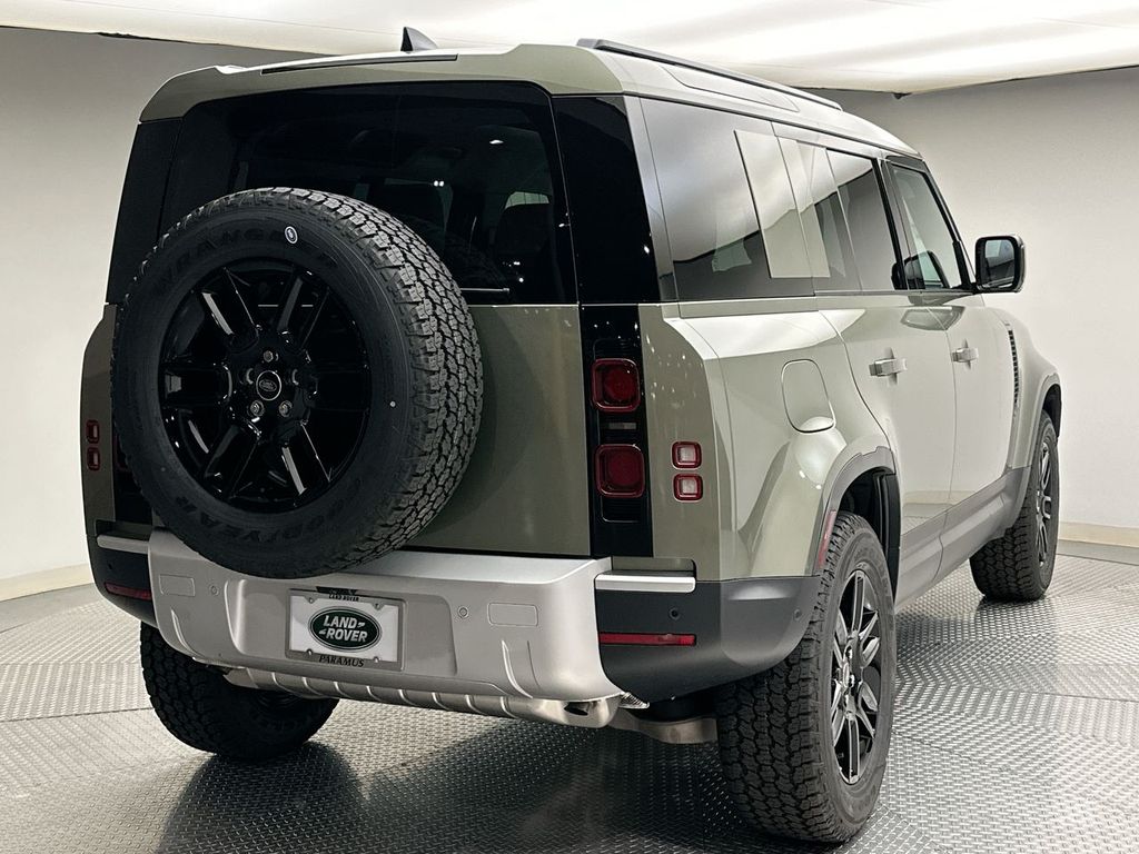 Thumbnail: 2025 Land Rover Defender - 3
