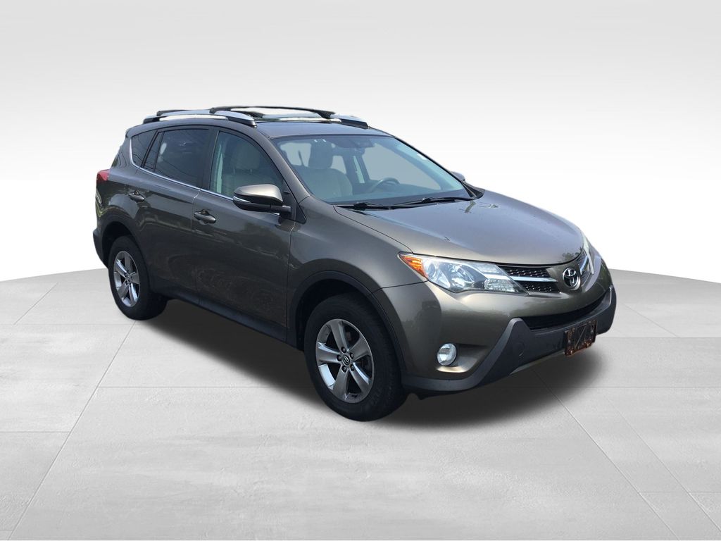 2015 Toyota RAV4 XLE 2