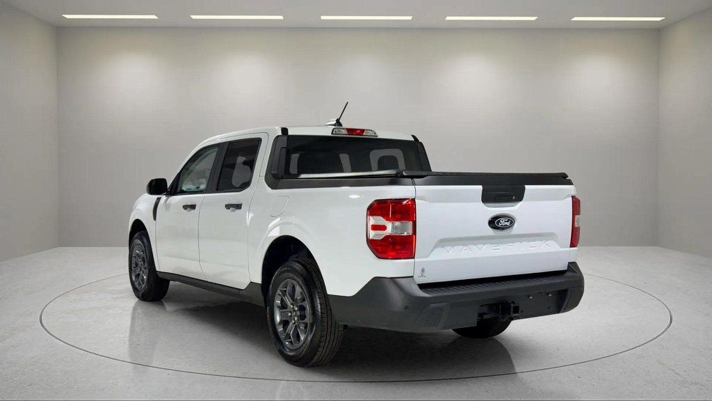 Used 2025 Oxford White Ford XLT image 16