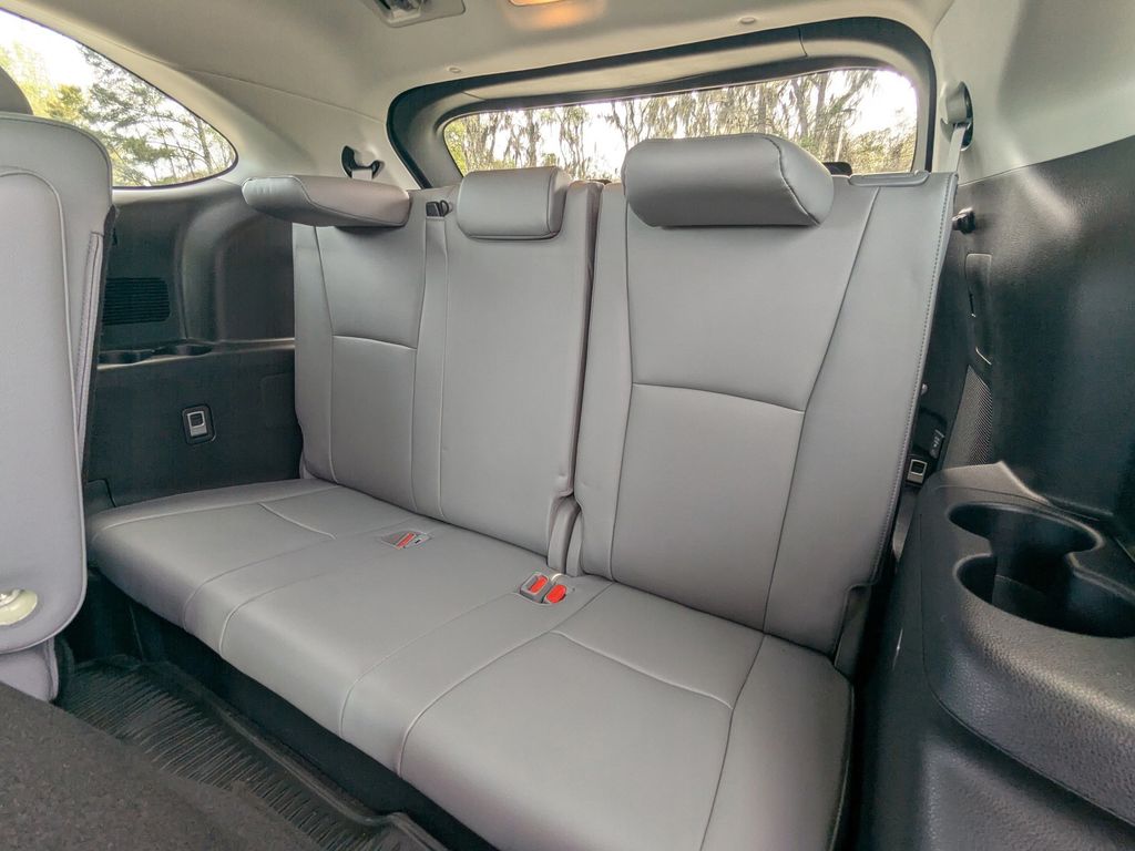 2023 Toyota Highlander Hybrid Platinum