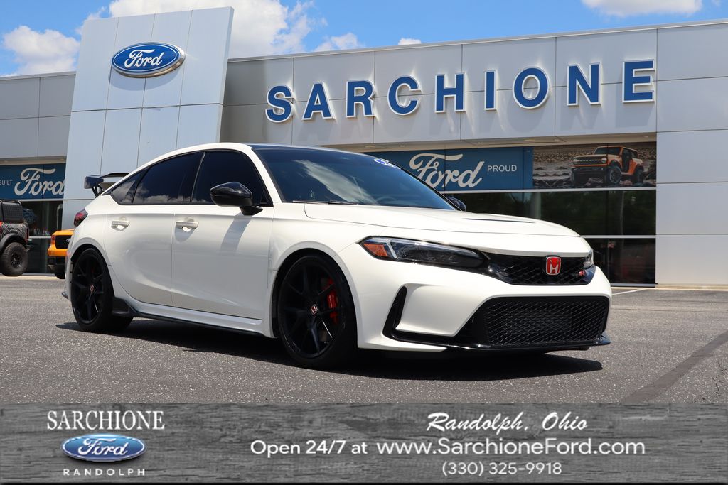 Championship White 2024 Honda Civic Type R Hatchback Front-Wheel Drive 6-Speed Manual