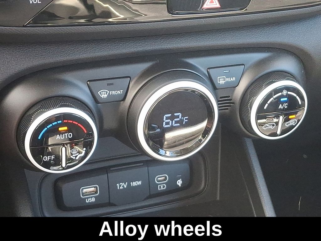 Thumbnail: 2025 Hyundai Venue - 18