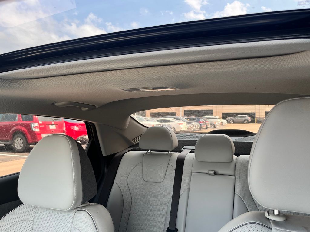 2023 Hyundai Elantra Limited Edition 10