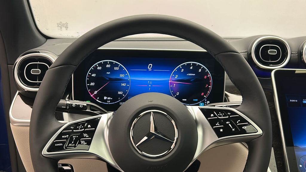 2025 Mercedes-Benz GLC 300 13