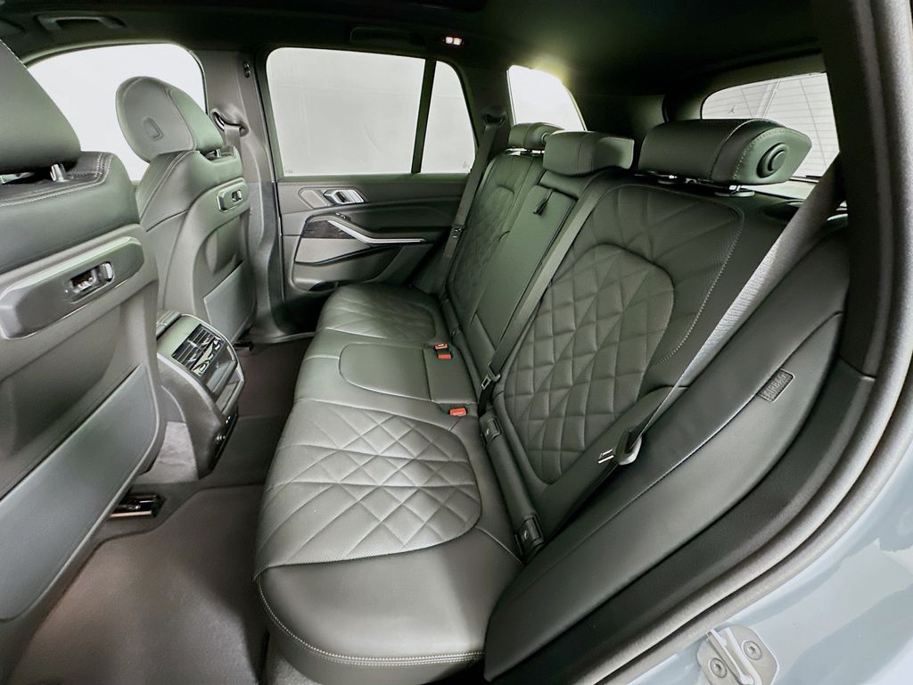 Thumbnail: 2026 BMW X5 - 17