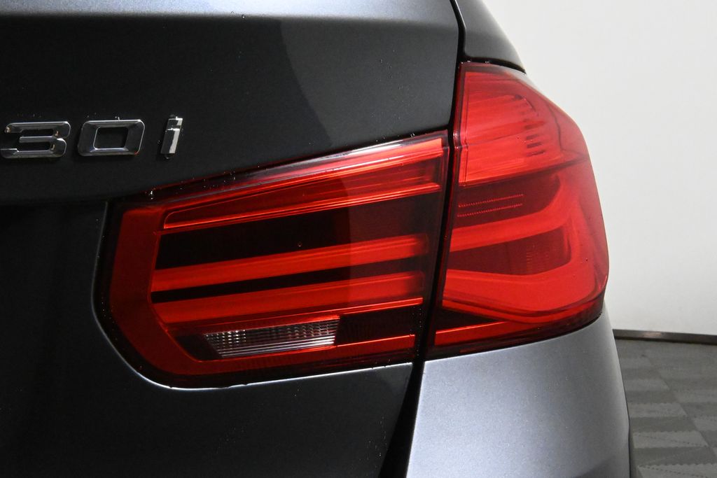 2019 BMW 3 Series 330i xDrive 13