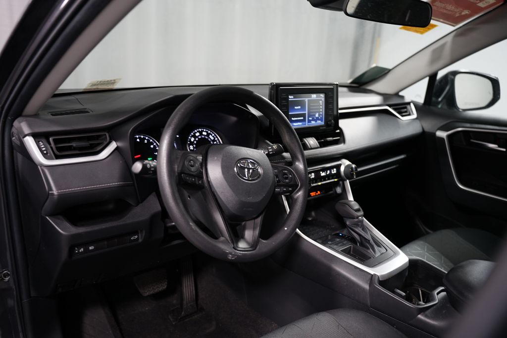 2022 Toyota RAV4 XLE 7
