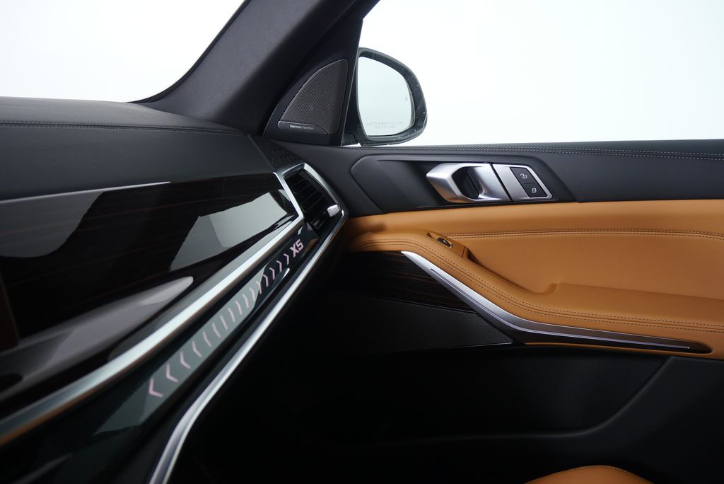 Thumbnail: 2026 BMW X5 - 25