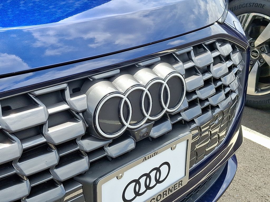 Thumbnail: 2025 Audi Q5 - 4