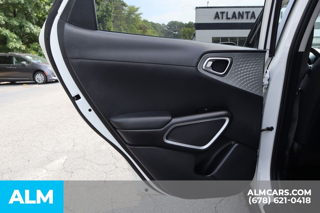 2023 Kia Soul LX photo 16
