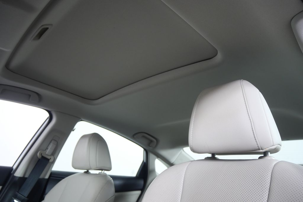 Thumbnail: 2019 Honda Insight - 11