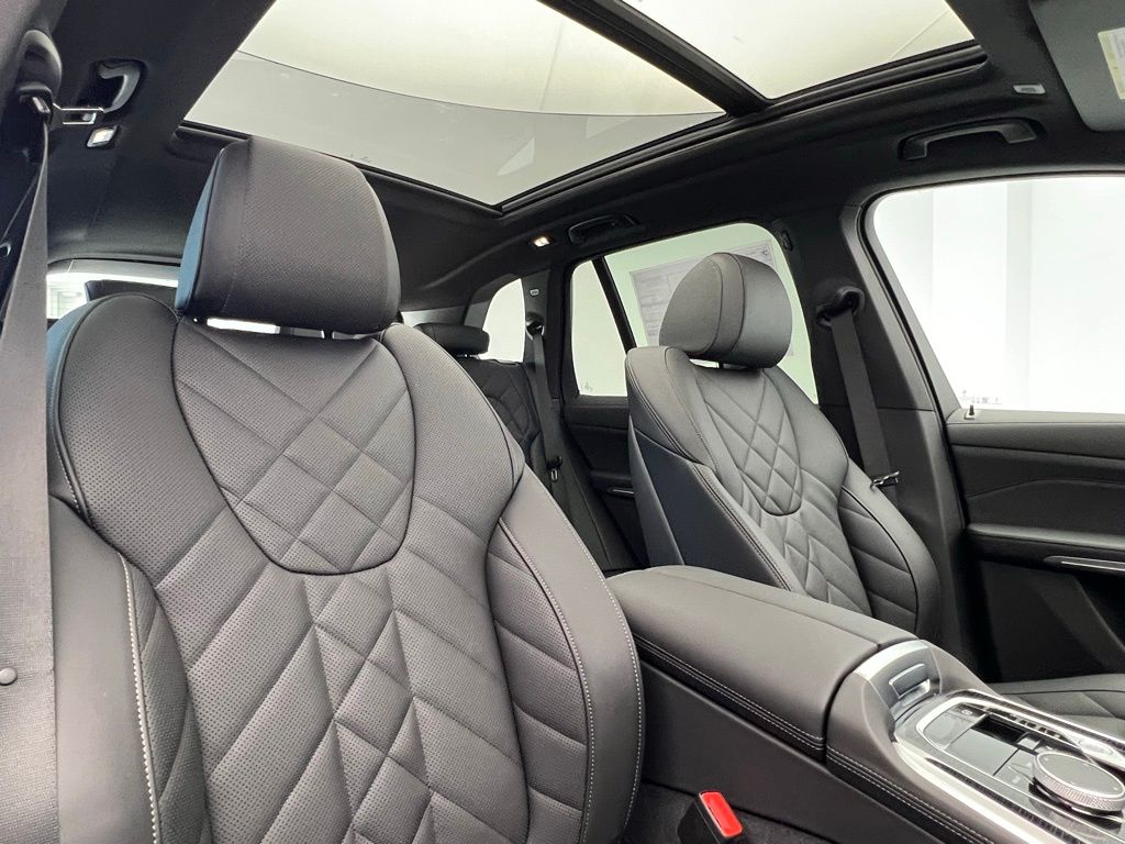 2025 BMW X5 sDrive40i 8