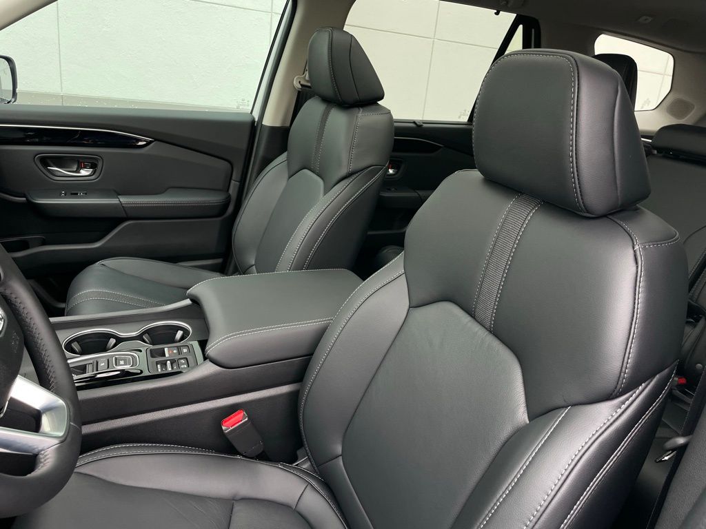 Thumbnail: 2025 Honda Pilot - 26