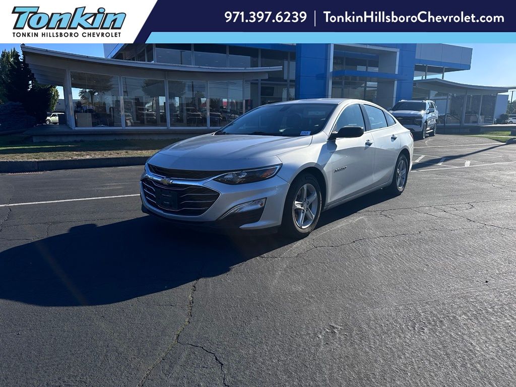 Silver Ice Metallic 2020 Chevrolet Malibu Sedan Front-Wheel Drive Continuously Variable Transmission