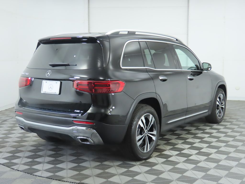 Thumbnail: 2025 Mercedes-Benz GLB - 5