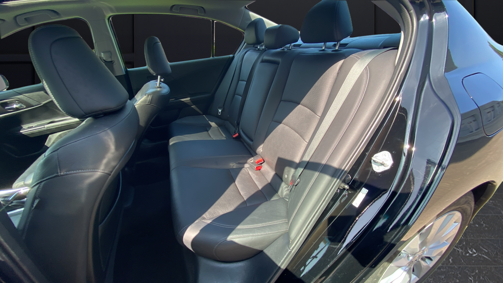 Used 2013 Black Honda EX-L image 24