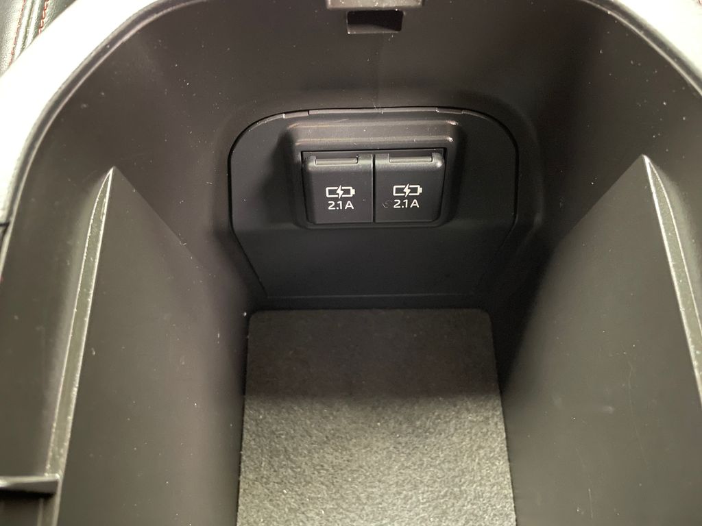 Thumbnail: 2020 Toyota RAV4 - 30