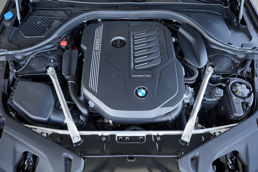 Thumbnail: 2026 BMW 8 Series - 22