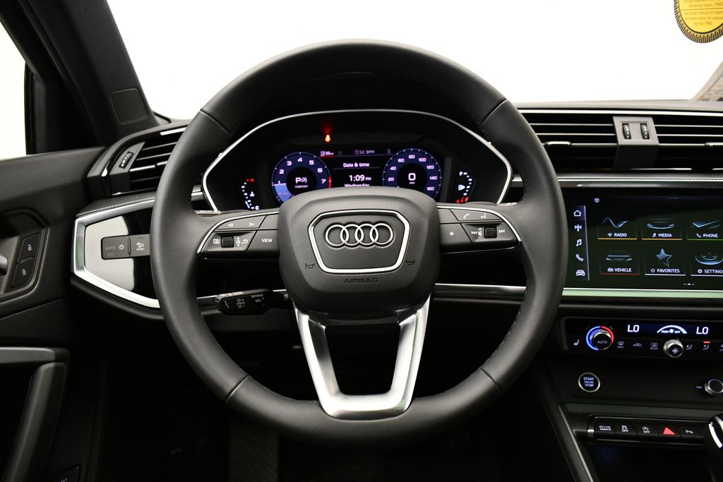 2025 Audi Q3  23