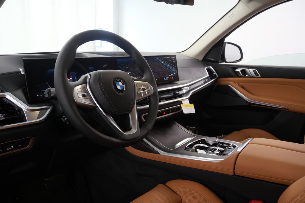 2025 BMW X7 xDrive40i 14