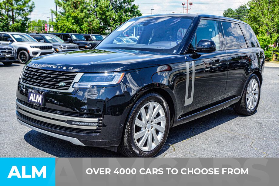 Used 2023 Black Land Rover SE image 3
