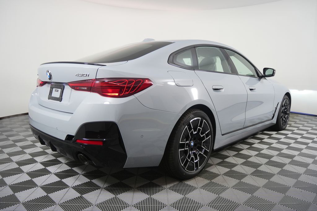 Thumbnail: 2026 BMW 4 Series - 3
