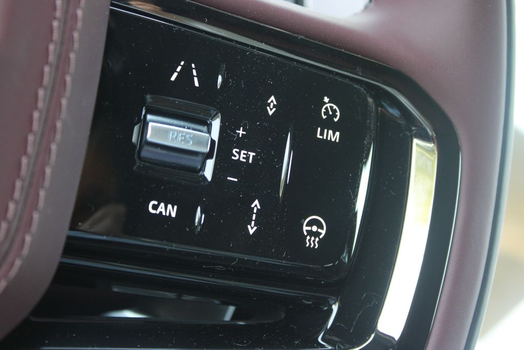 New 2026 Black Land Rover Dynamic SE image 12