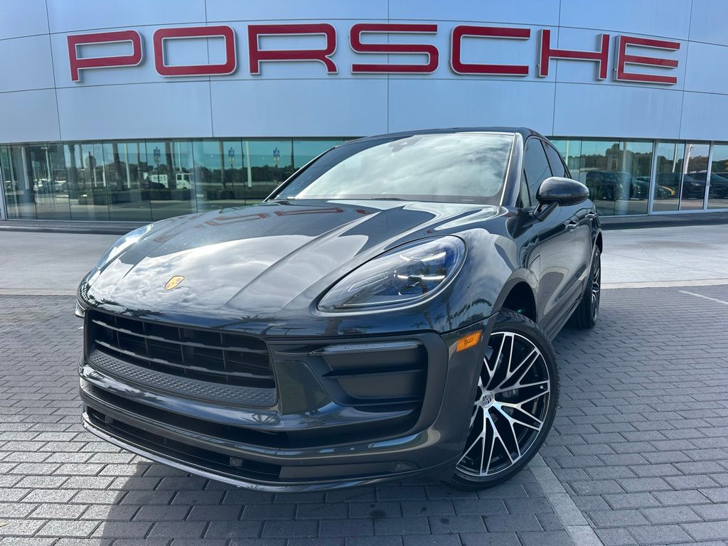 2022 Porsche Macan Base's photo