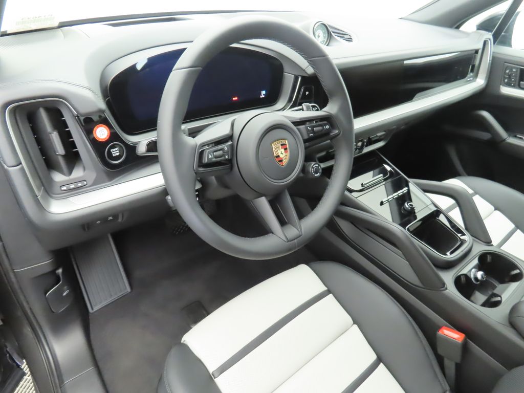 Thumbnail: 2025 Porsche Cayenne - 4