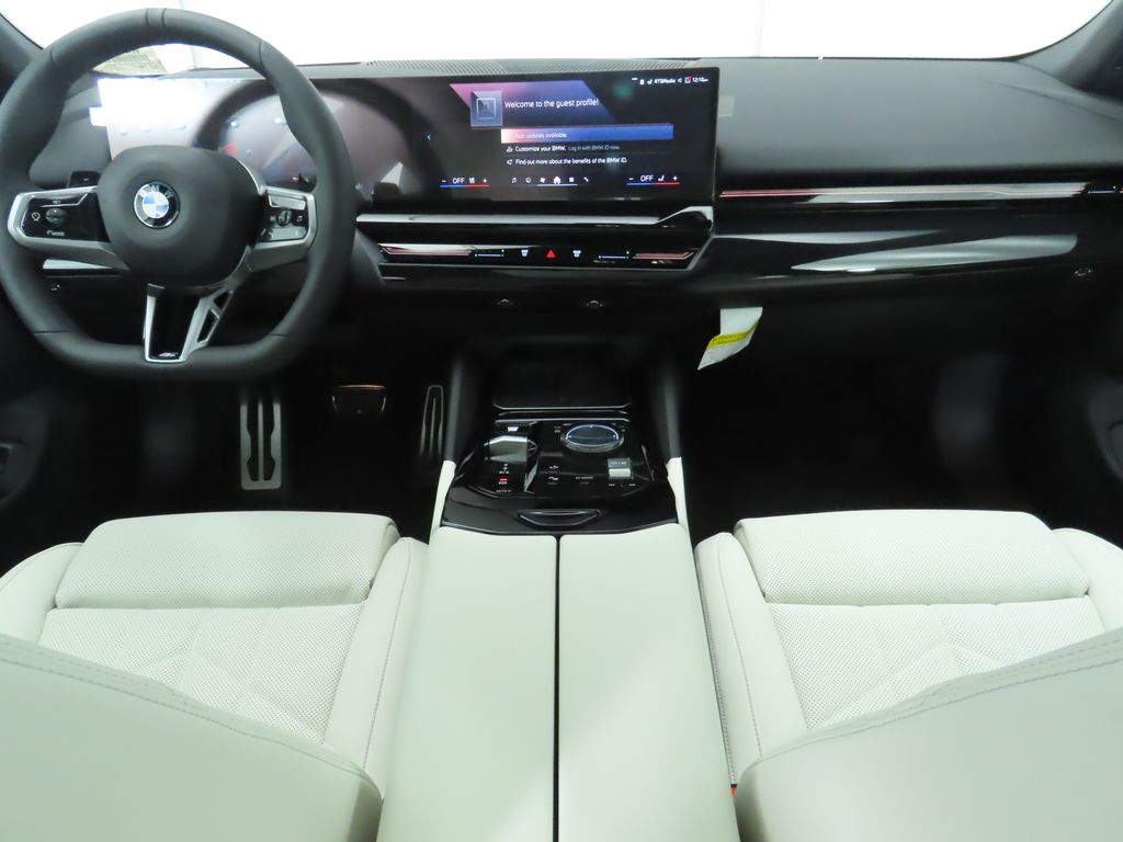Thumbnail: 2024 BMW 5 Series - 13