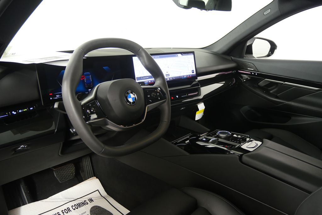 Thumbnail: 2024 BMW 5 Series - 13