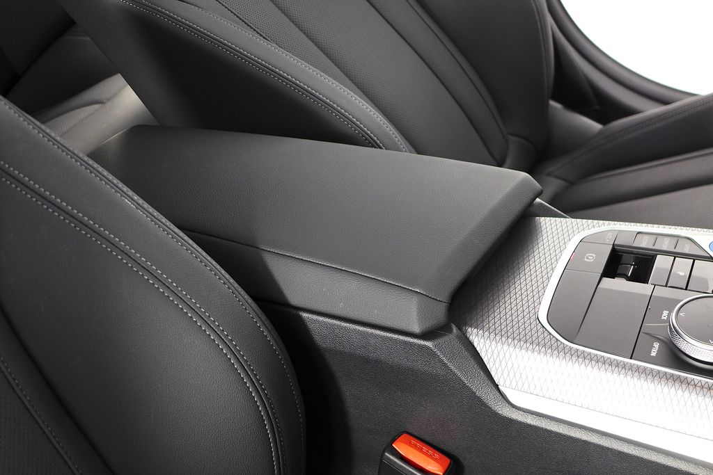 Thumbnail: 2025 BMW i4 - 16