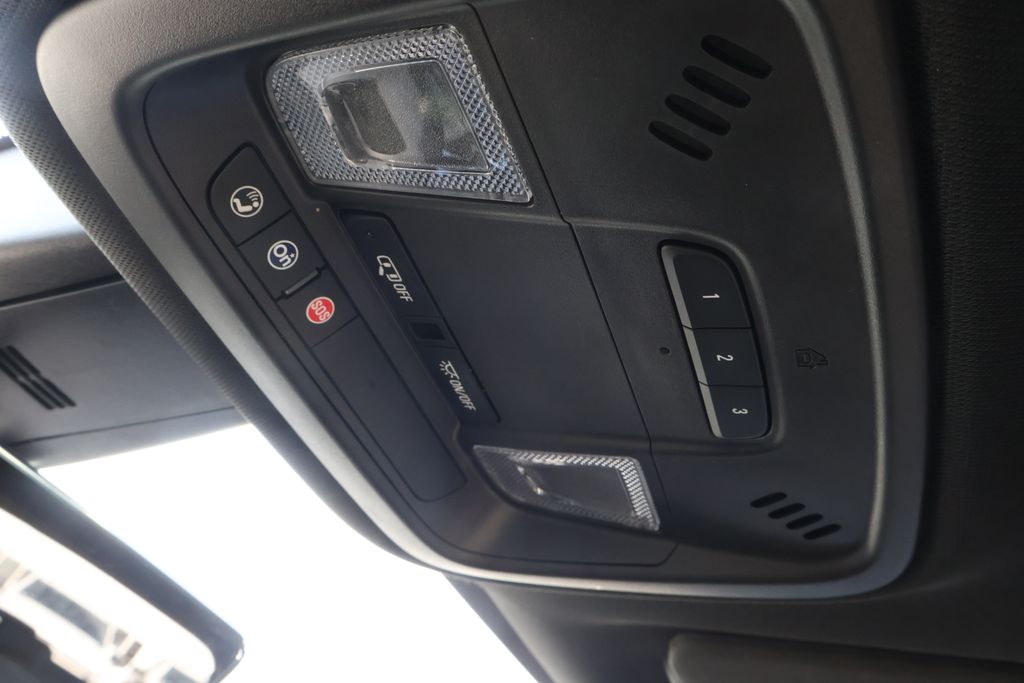 Thumbnail: 2023 Chevrolet Traverse - 26