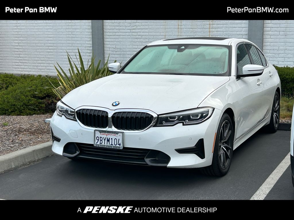 2022 BMW 3 Series 330i Hero Image