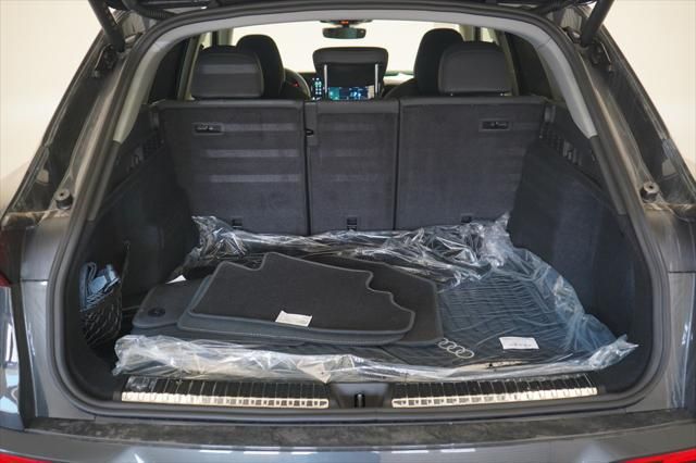 Thumbnail: 2025 Audi Q5 - 11