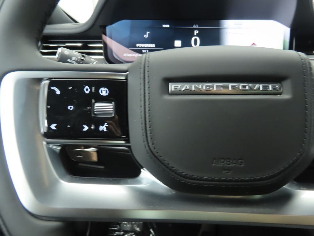 2025 Land Rover Range Rover SE 12