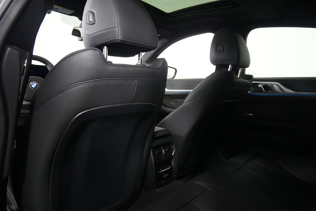 Thumbnail: 2025 BMW 4 Series - 19