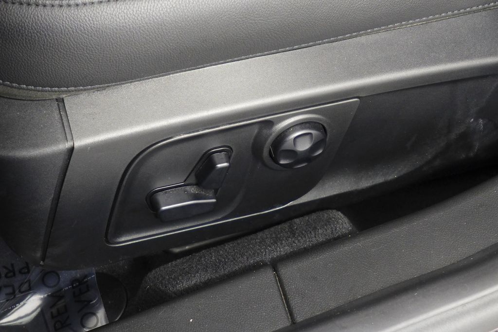 Thumbnail: 2020 Maserati Ghibli - 23