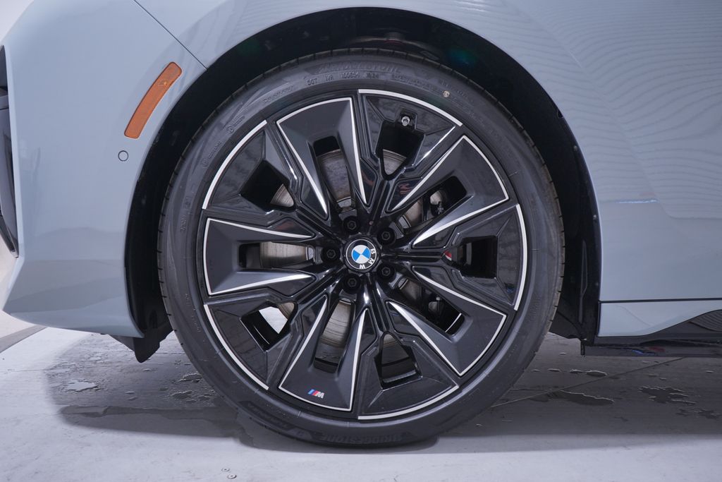 Thumbnail: 2025 BMW i7 - 2