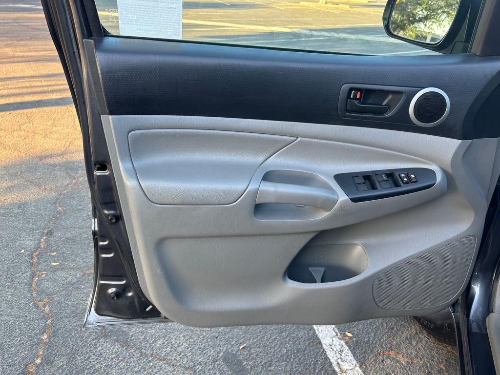 Thumbnail: 2014 Toyota Tacoma - 22