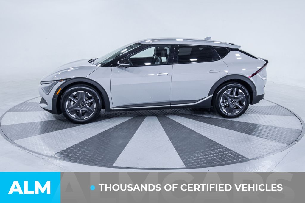 Used 2025 Gray Kia Light image 4